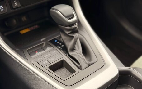 Toyota RAV4, 2025 год, 3 950 000 рублей, 16 фотография