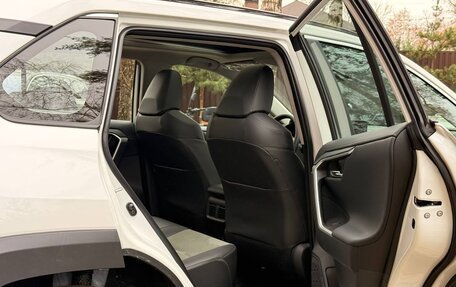 Toyota RAV4, 2025 год, 3 950 000 рублей, 21 фотография