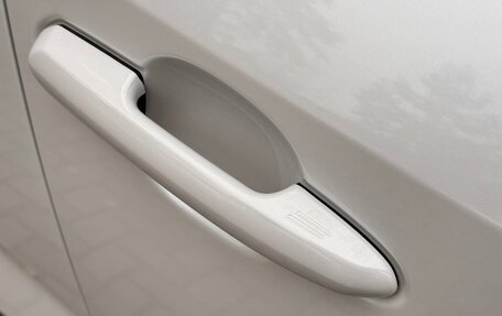 Toyota RAV4, 2025 год, 3 950 000 рублей, 27 фотография