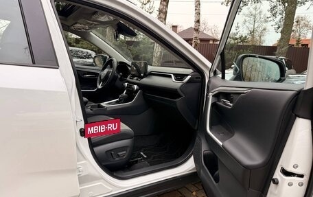 Toyota RAV4, 2025 год, 3 950 000 рублей, 24 фотография