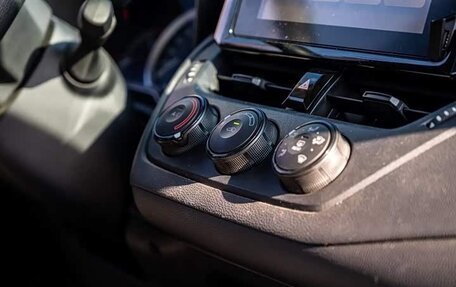 Toyota Corolla, 2023 год, 989 000 рублей, 24 фотография