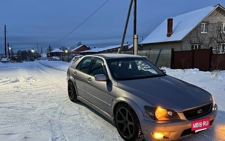 Lexus IS II рестайлинг 2, 1999 год, 720 000 рублей, 2 фотография