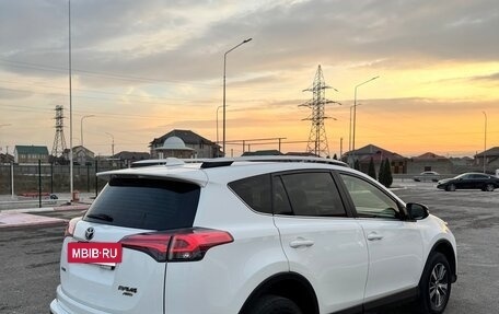 Toyota RAV4, 2016 год, 2 180 000 рублей, 3 фотография