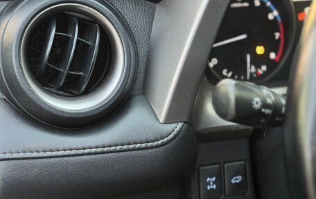 Toyota RAV4, 2016 год, 2 180 000 рублей, 10 фотография