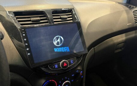 Hyundai Solaris II рестайлинг, 2012 год, 700 000 рублей, 16 фотография