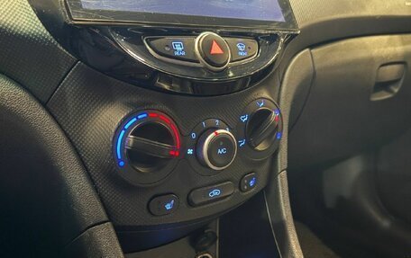 Hyundai Solaris II рестайлинг, 2012 год, 700 000 рублей, 17 фотография