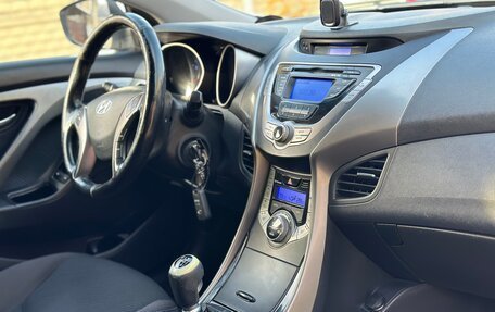 Hyundai Elantra V, 2012 год, 970 000 рублей, 8 фотография