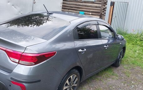 KIA Rio IV, 2018 год, 1 300 000 рублей, 4 фотография