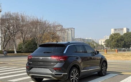 Volkswagen T-Roc I, 2021 год, 1 760 000 рублей, 3 фотография