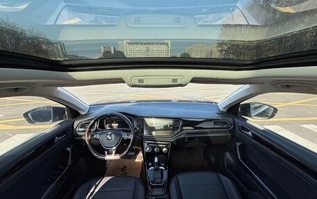 Volkswagen T-Roc I, 2021 год, 1 760 000 рублей, 10 фотография