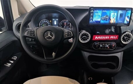 Mercedes-Benz Vito, 2023 год, 7 100 000 рублей, 10 фотография