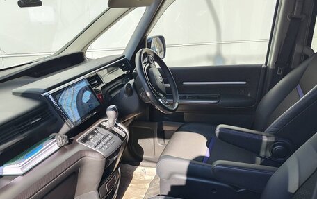 Honda Stepwgn IV, 2021 год, 2 050 000 рублей, 5 фотография