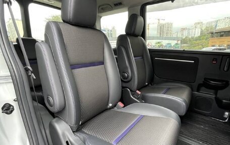 Honda Stepwgn IV, 2021 год, 2 050 000 рублей, 11 фотография