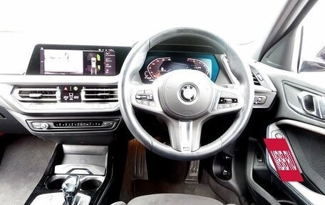 BMW 1 серия, 2021 год, 1 285 000 рублей, 7 фотография