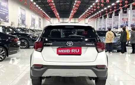 Toyota Yaris XP150 рестайлинг, 2021 год, 1 420 000 рублей, 3 фотография