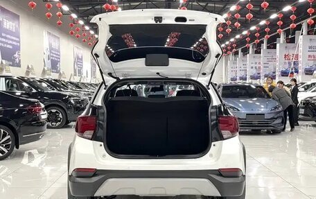 Toyota Yaris XP150 рестайлинг, 2021 год, 1 420 000 рублей, 6 фотография