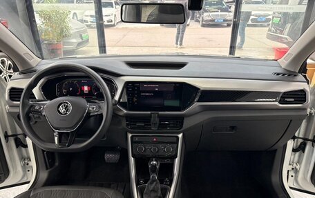 Volkswagen T-Cross I, 2022 год, 1 750 000 рублей, 9 фотография