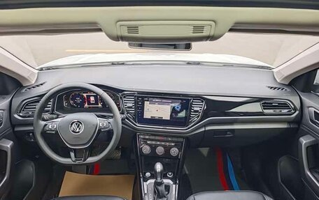 Volkswagen T-Roc I, 2022 год, 1 911 777 рублей, 6 фотография