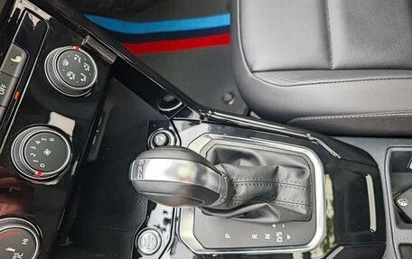 Volkswagen T-Roc I, 2022 год, 1 911 777 рублей, 13 фотография