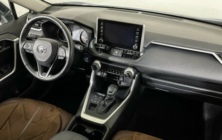 Toyota RAV4, 2022 год, 3 897 000 рублей, 9 фотография