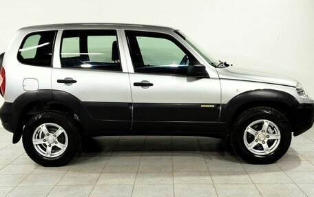 Chevrolet Niva I рестайлинг, 2017 год, 690 000 рублей, 4 фотография