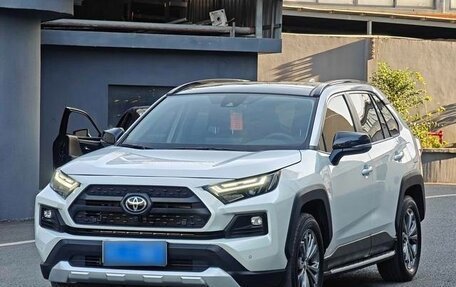 Toyota RAV4, 2025 год, 3 995 000 рублей, 3 фотография