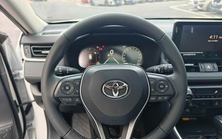 Toyota RAV4, 2025 год, 3 995 000 рублей, 9 фотография