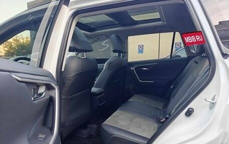 Toyota RAV4, 2025 год, 3 995 000 рублей, 10 фотография