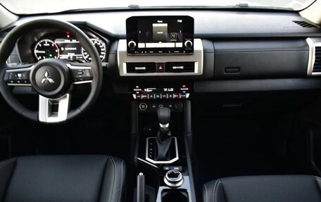 Mitsubishi L200, 2025 год, 7 690 000 рублей, 7 фотография