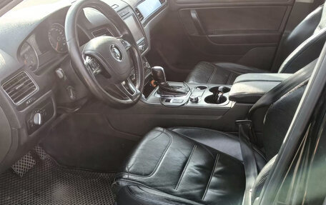 Volkswagen Touareg III, 2011 год, 1 350 000 рублей, 4 фотография