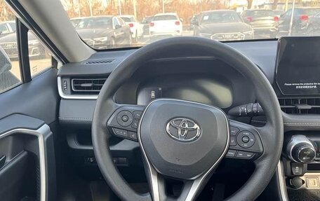 Toyota RAV4, 2024 год, 5 790 000 рублей, 8 фотография