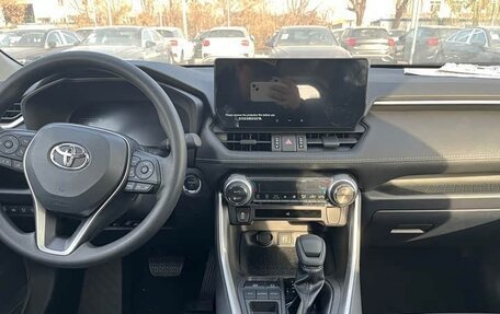 Toyota RAV4, 2024 год, 5 790 000 рублей, 11 фотография