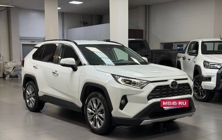 Toyota RAV4, 2019 год, 3 890 000 рублей, 6 фотография