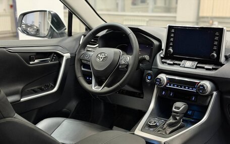 Toyota RAV4, 2019 год, 3 890 000 рублей, 10 фотография