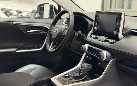 Toyota RAV4, 2019 год, 3 890 000 рублей, 11 фотография