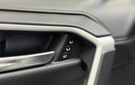 Toyota RAV4, 2019 год, 3 890 000 рублей, 16 фотография