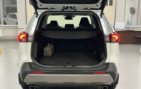 Toyota RAV4, 2019 год, 3 890 000 рублей, 17 фотография