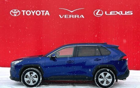 Toyota RAV4, 2021 год, 4 050 000 рублей, 2 фотография