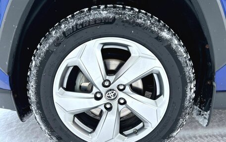 Toyota RAV4, 2021 год, 4 050 000 рублей, 9 фотография