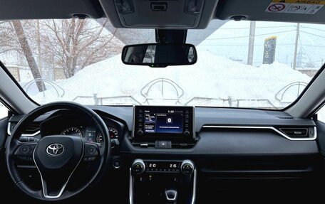Toyota RAV4, 2021 год, 4 050 000 рублей, 17 фотография