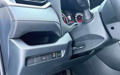 Toyota RAV4, 2021 год, 4 050 000 рублей, 14 фотография