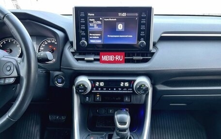 Toyota RAV4, 2021 год, 4 050 000 рублей, 15 фотография