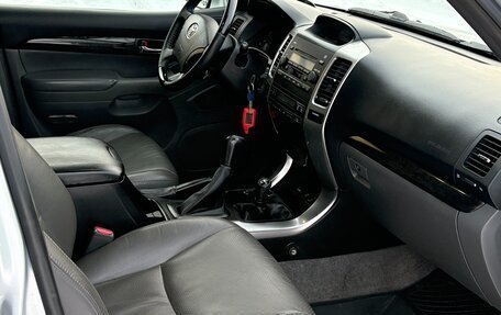 Toyota Land Cruiser Prado 120 рестайлинг, 2007 год, 2 490 000 рублей, 7 фотография