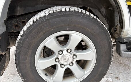 Toyota Land Cruiser Prado 120 рестайлинг, 2007 год, 2 490 000 рублей, 11 фотография