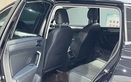 Volkswagen Tiguan II, 2022 год, 2 283 000 рублей, 8 фотография