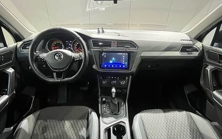 Volkswagen Tiguan II, 2022 год, 2 283 000 рублей, 6 фотография