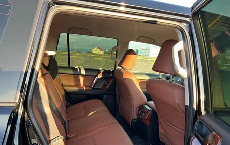 Toyota Land Cruiser Prado 150 рестайлинг 2, 2015 год, 4 350 000 рублей, 13 фотография