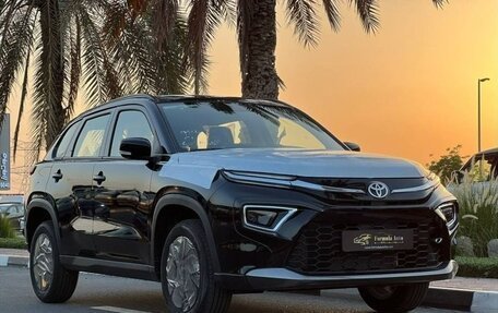 Toyota Urban Cruiser, 2024 год, 2 990 000 рублей, 1 фотография