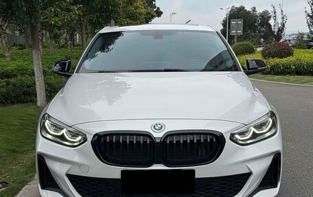 BMW 1 серия, 2023 год, 2 220 000 рублей, 2 фотография