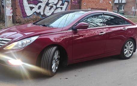 Hyundai Sonata VI, 2011 год, 1 150 000 рублей, 1 фотография
